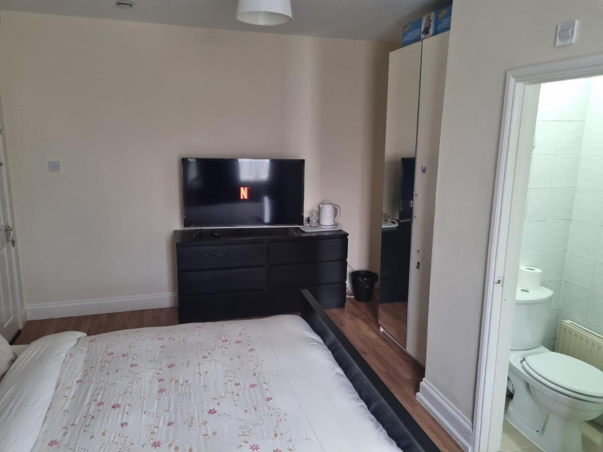 Guess Bungalow Wembley Apartment ลอนดอน ภายนอก รูปภาพ
