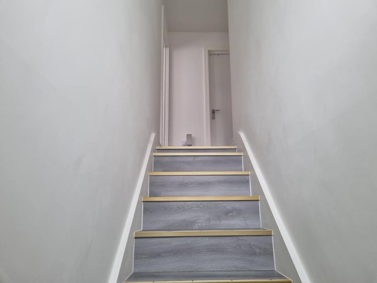 Guess Bungalow Wembley Apartment ลอนดอน ภายนอก รูปภาพ